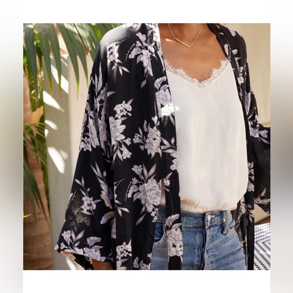 Spiritual Gangster Floral Black and White Kimono - Picture 3 of 10